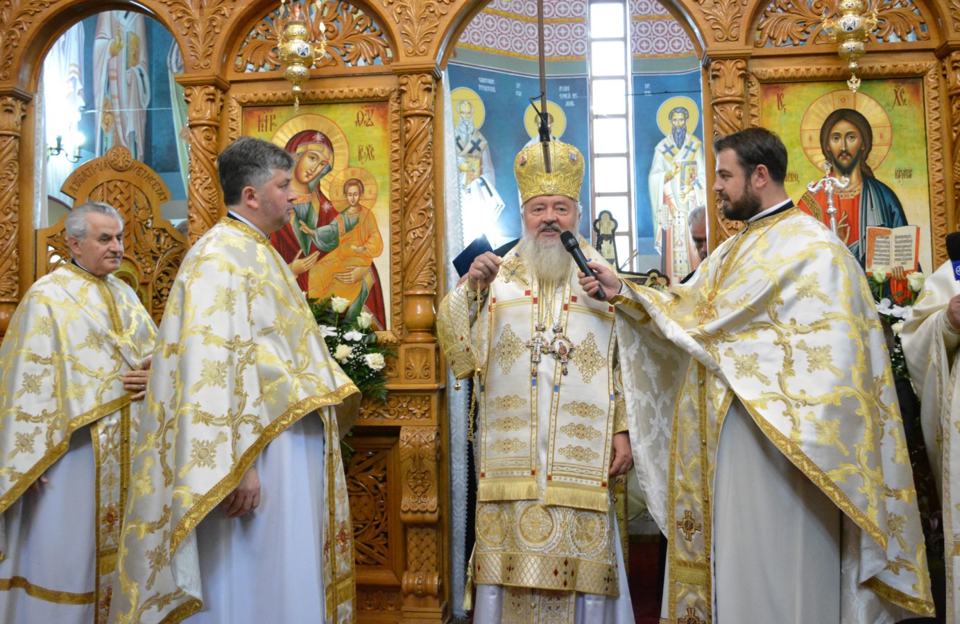 Biserica clujeană ocrotită de Sf. Cuv. Dimitrie cel Nou, sfințită de Mitropolitul Clujului