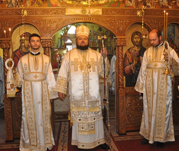 Liturghie Arhierească în parohia „Sf. Cuv. Parascheva” din Șimleu Silvaniei