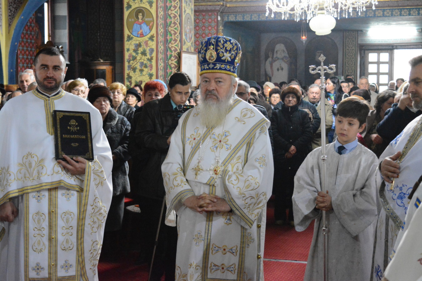 Mitropolitul Clujului, la hramul parohiei „Intrarea în Biserică a Maicii Domnului” din Gherla