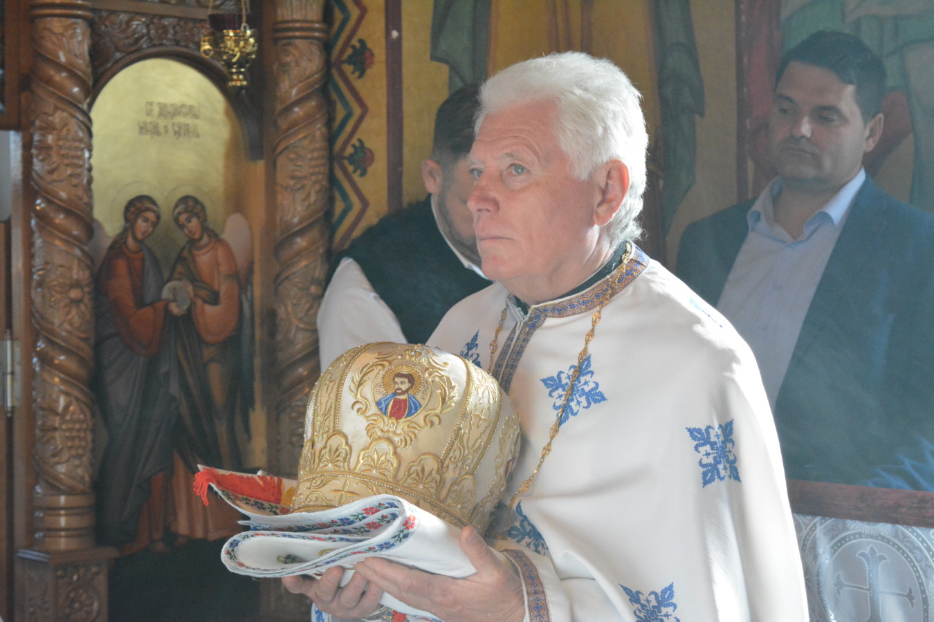 Mitropolitul Clujului, la hramul Bisericii din Hășmașu Ciceului