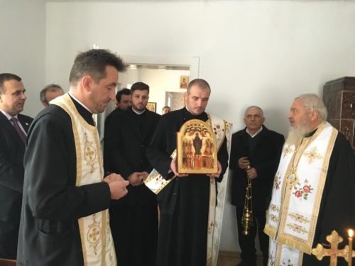 Înaltpreasfințitul Părinte Andrei a sfințit noile clopotele ale Parohiei Maia