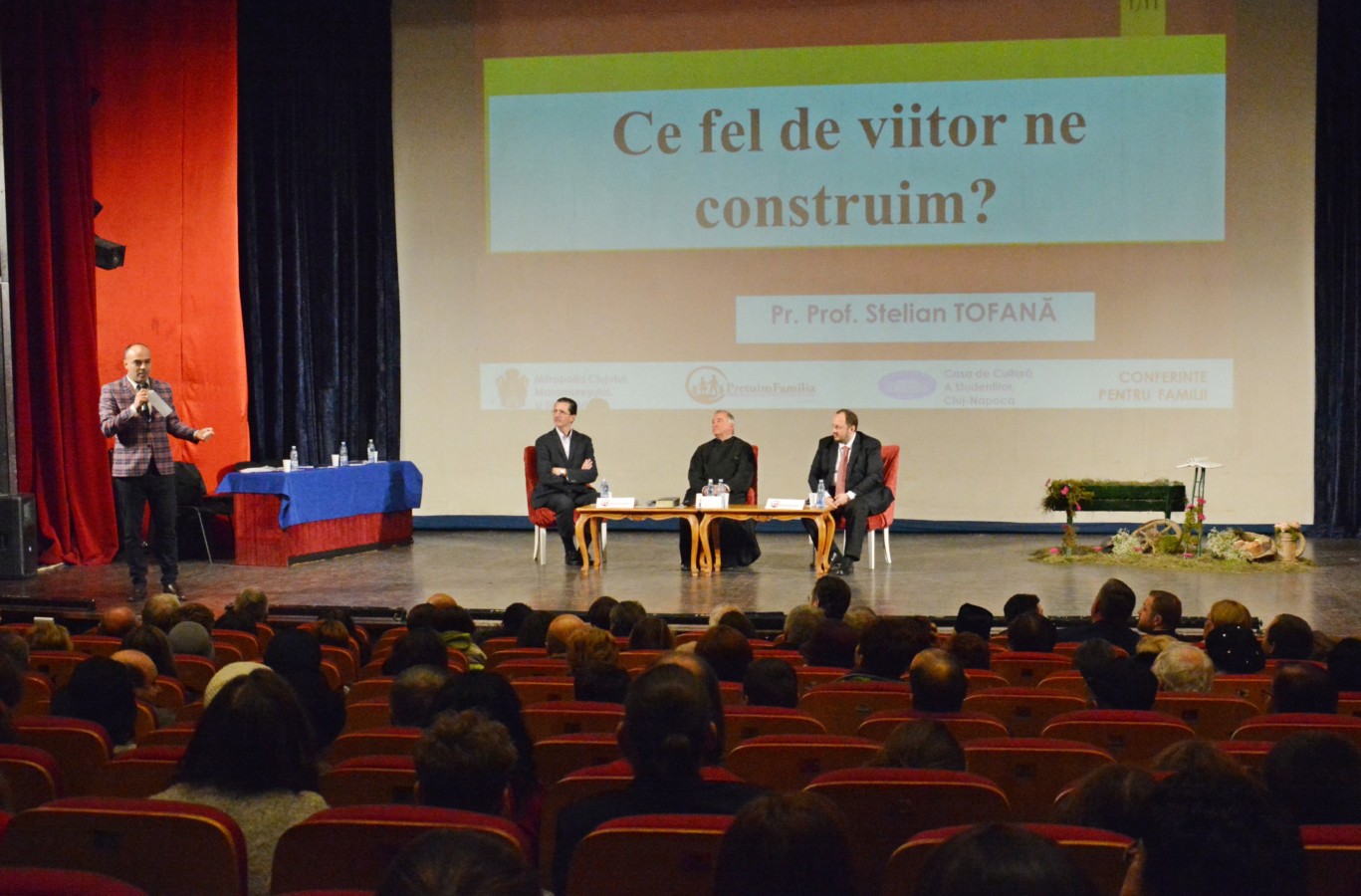 Conferința „Ce viitor ne construim?”, susținută de Pr. Stelian Tofană și Adrian Papahagi,  în atenția publicului clujean