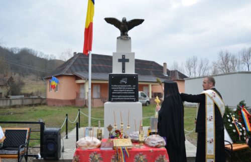 Sfințire de monument la Cubleșul Someșan, în prezența Înaltpreasfințitului Părinte Andrei
