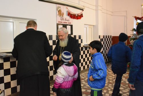 Mitropolitul Andrei i-a vizitat pe copiii de la Preventoriul TBC de Copii din Ilișua