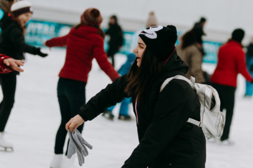 ASCOR Cluj la patinoar împreună cu copiii de la Liceul pentru Deficienți de Vedere