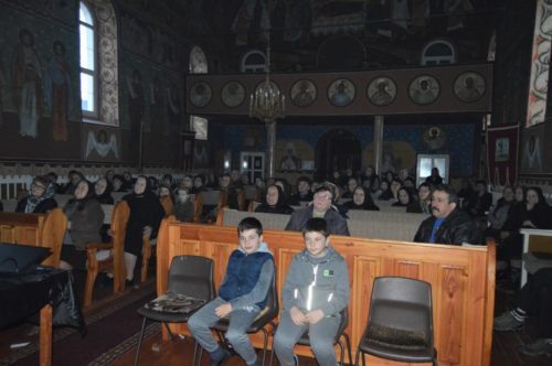 Întâlnire catehetică, în parohia „Sfinții Arhangheli Mihail și Gavriil” din Dumbrăveni