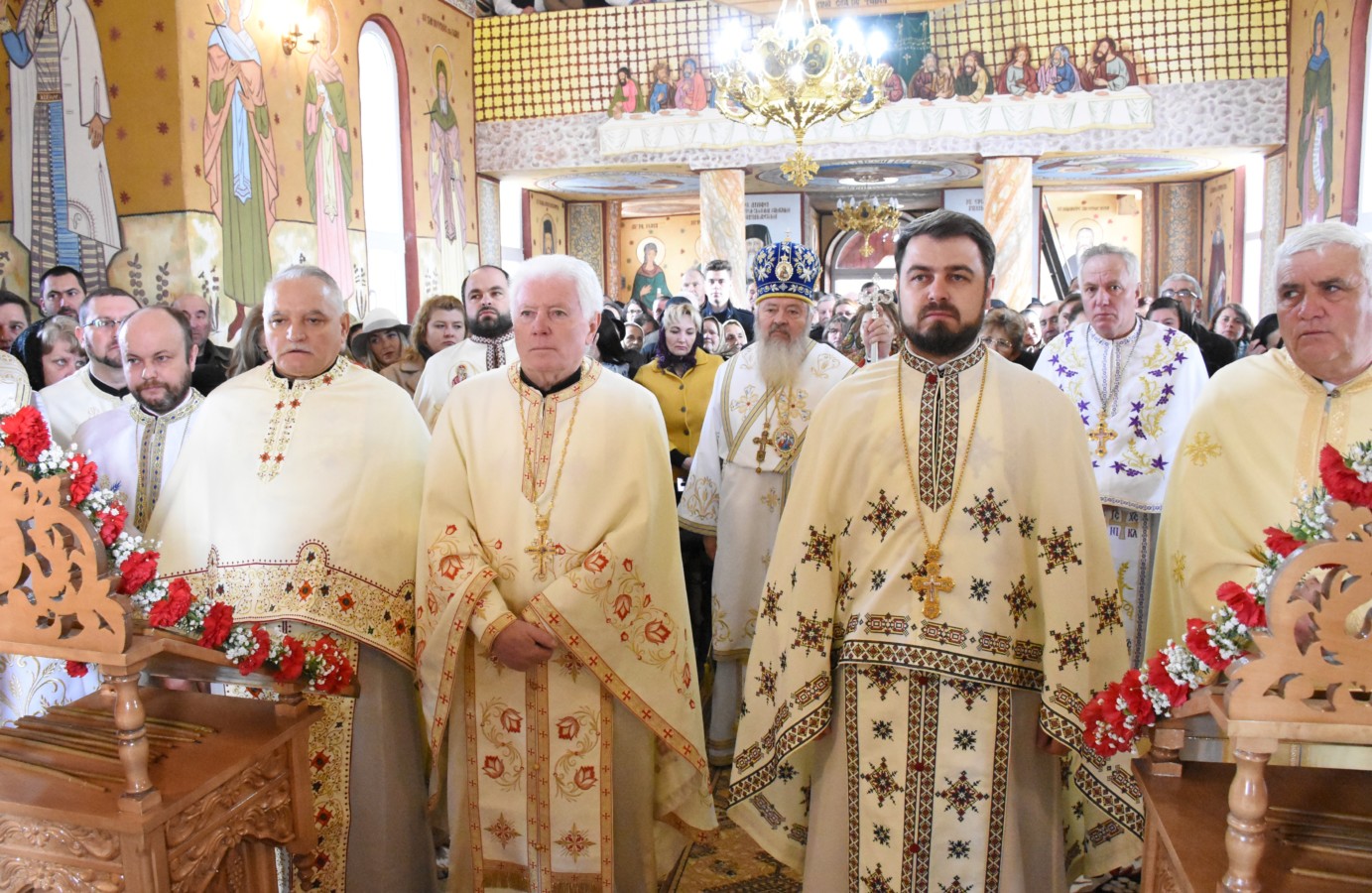 Binecuvântare arhierească pentru credincioșii din Mireș. Mitropolitul Clujului a resfințit biserica parohiei