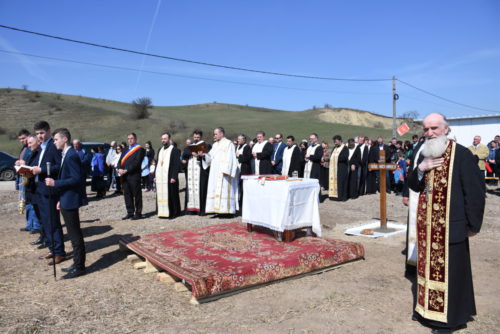 Părintele Mitropolit Andrei a pus piatra de temelie pentru noua biserică din localitatea clujeană Sub Coastă