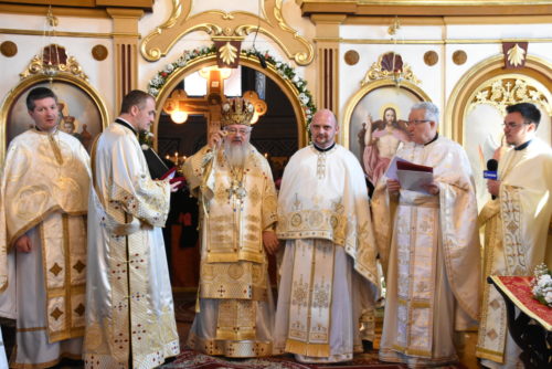 Mitropolitul Clujului, în mijlocul credincioșilor parohiei năsăudene Rebra