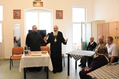 Părintele Mitropolit Andrei i-a vizitat pe bătrânii din Centrele sociale ale Arhiepiscopiei Clujului