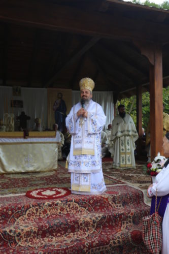 Cinci ierarhi ai Bisericii Ortodoxe Române, la sărbătoarea Parohiei Huta