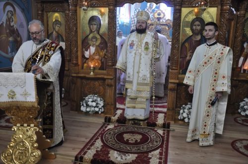 Zi de sărbătoare la biserica cu hramurile „Sfântul Ierarh Nicolae” și „Sfântul Apostol Toma” din Zalău