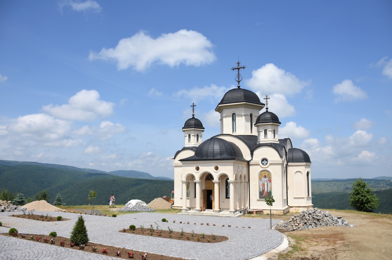 Mitropolitul Clujului a slujit la hramul de vară al Mănăstirii Someșul Cald