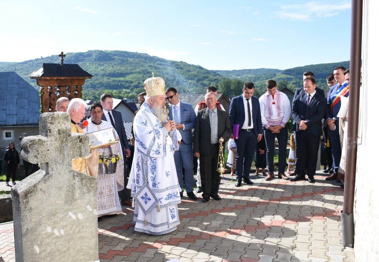 Mitropolitul Clujului a resfințit Biserica din Căianu Mic