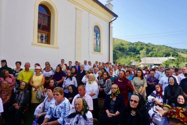 Biserica parohiei bistrițene Agrieș, resfințită de Mitropolitul Clujului
