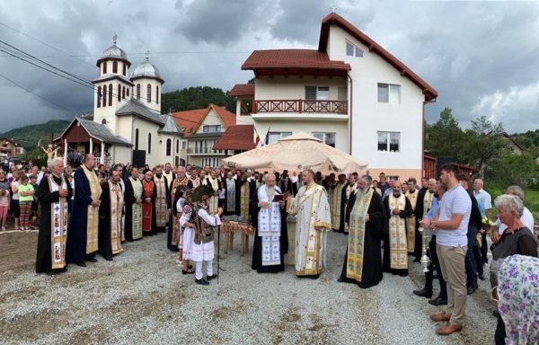 O nouă biserică în orașul-stațiune Sîngeorz-Băi