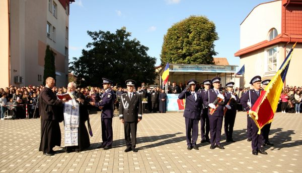 Binecuvântare arhierească pentru cei 296 de absolvenți ai Școlii de Poliție din Cluj-Napoca