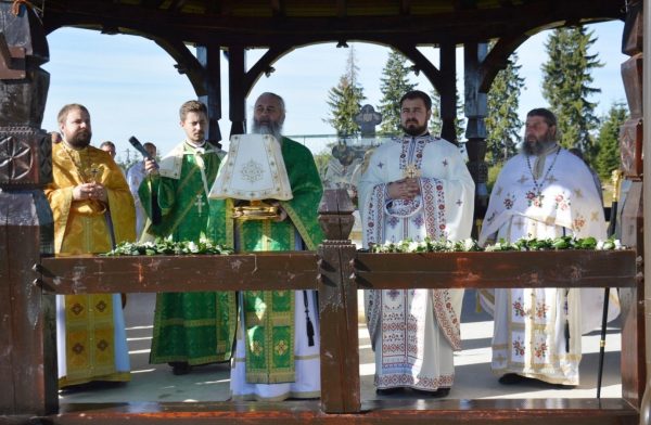 Sfânta Cuvioasă Parascheva, cinstită la Mănăstirea clujeană Râșca Transilvană