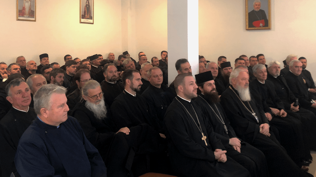 Contribuția patriarhilor Nicodim Munteanu şi Iustin Moisescu la traducerea Bibliei, tema întâlnirii preoților din Protopopiatul Dej