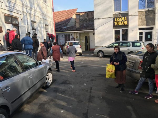 Sute de familii nevoiașe din Bistrița, în atenția Bisericii, în prag de sărbători