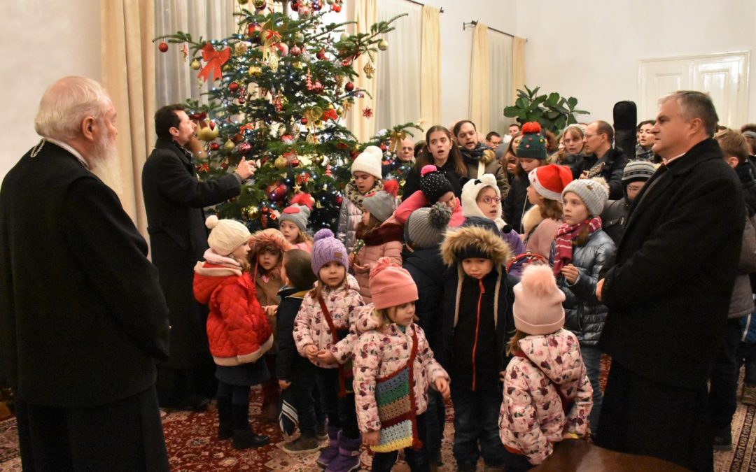 Colindători la Reședința Mitropolitană din Cluj-Napoca, în Ajunul Crăciunului