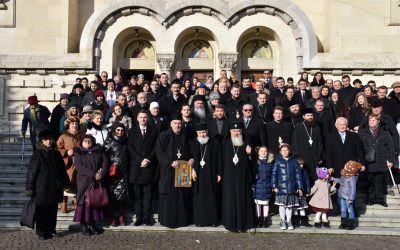 Prima zi a Anului Nou, la Catedrala Mitropolitană din Cluj | Aniversarea Episcopului-Vicar Vasile Someșanul