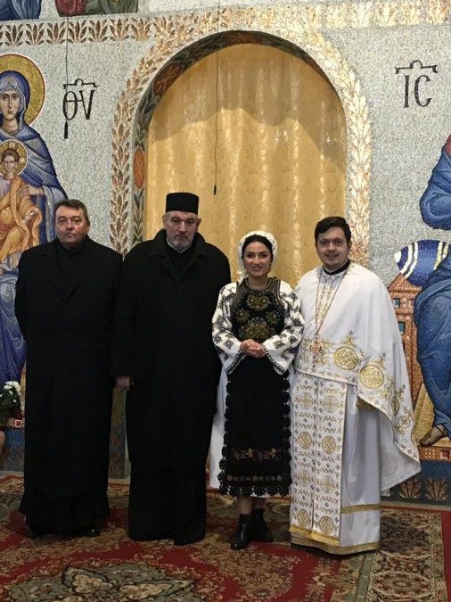 Părintele profesor dr. Ioan Chirilă, în parohia „Sf. Ap. Petru și Pavel”, din Mănăștur
