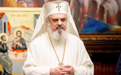 Patriarhul Daniel a donat 10.000 lei pentru protecția voluntarilor care îi ajută pe cei afectați de pandemie