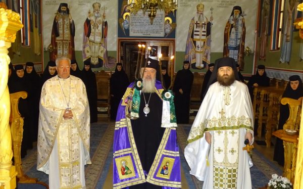 La sărbătoarea Sf. M. Mc. Gheorghe, Mitropolitul Clujului s-a aflat în mijlocul obștii de la Mănăstirea Cormaia