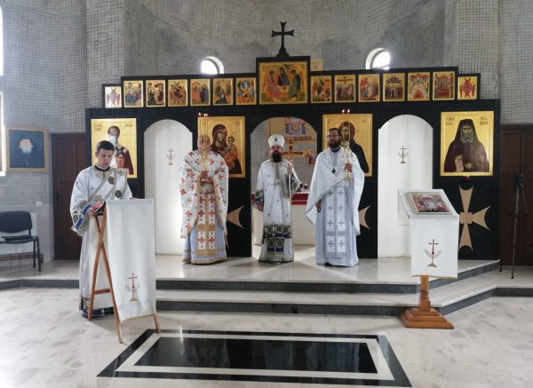 În Duminica Mironosițelor, PS Benedict Bistrițeanul a slujit la Mănăstirea Pantocrator