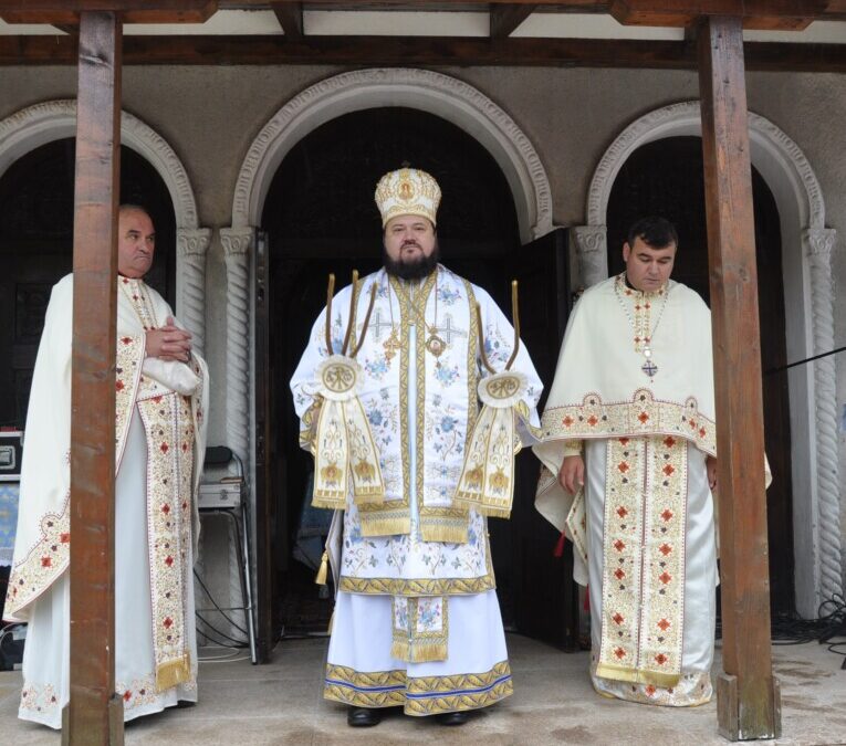 Liturghie arhierească, în parohia sălăjeană Ciumărna