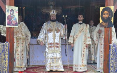 Episcopul Sălajului a liturghisit în parohia Plopiș