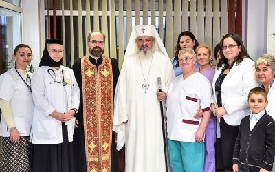 Părintele Patriarh Daniel: Binecuvântare și prețuire pentru Asistentul medical