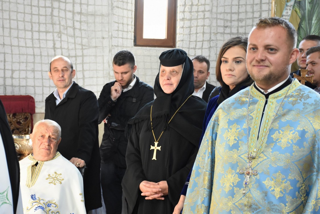 Stavr. Veronica Coțofană, distinsă cu „Ordinul Mihai Vodă” la prima Sf. Liturghie oficiată în biserica nouă a mănăstirii