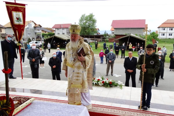 Mitropolitul Clujului, la Câmpia Turzii: îndemn la rugăciune pentru unitatea Bisericii