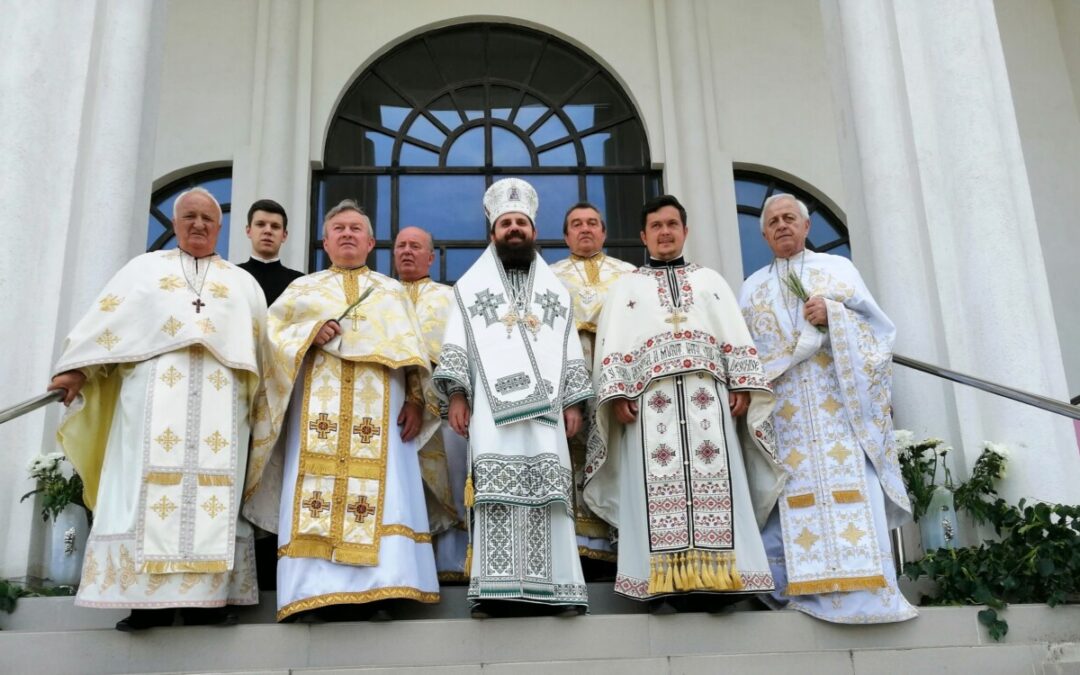 Duminica Rusaliilor, prăznuită în cartierul clujean Mănăștur, în prezența Episcopului-vicar Benedict Bistrițeanul