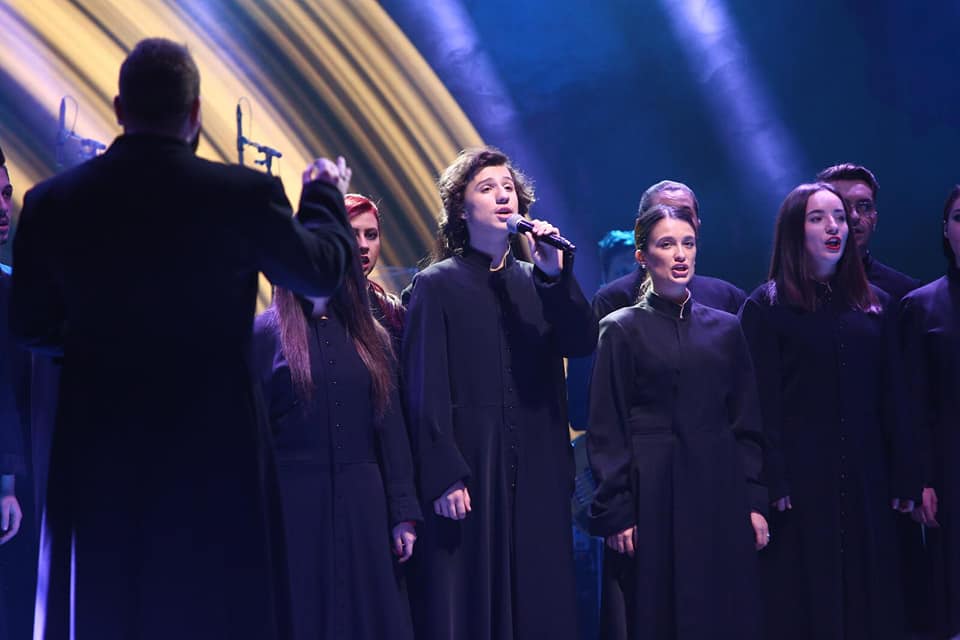 Finalist X Factor, la strana mănăstirii clujene Nicula