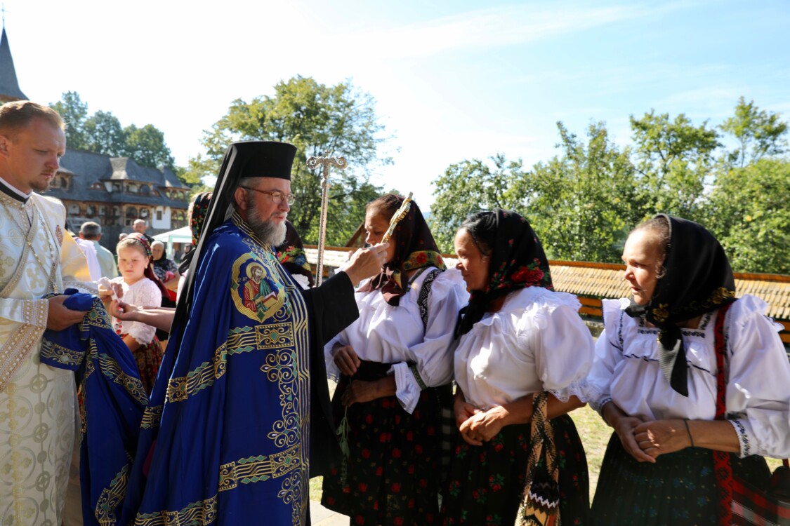 PS Iustin la hramul Mănăstirii Botiza: „În Maramureş, Dumnezeu încă face parte din familie”