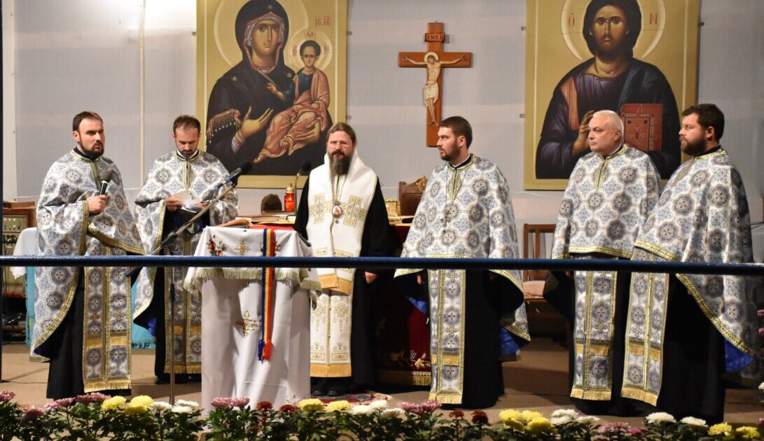 Seară de rugăciune, la Mănăstirea Nicula, în prezența PS Macarie | Hram 2020