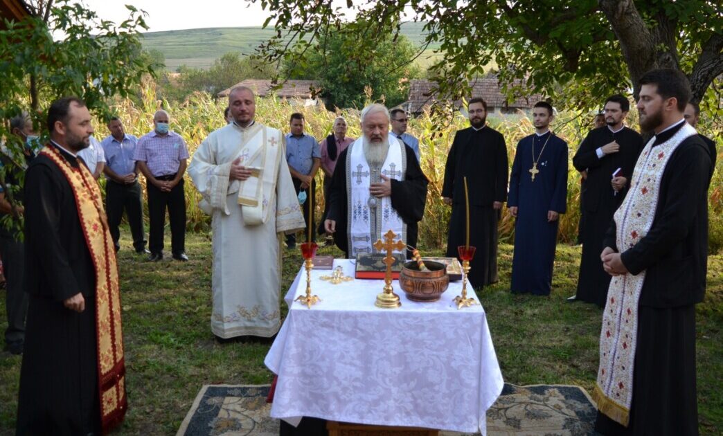 Mitropolitul Andrei la Răscruci: „Casa este locul în care noi continuăm liturghia”