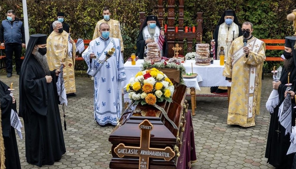 Mitropolitul Andrei a participat la înmormântarea arhim. Ghelasie Țepeș, starețul Mănăstirii Sighișoara