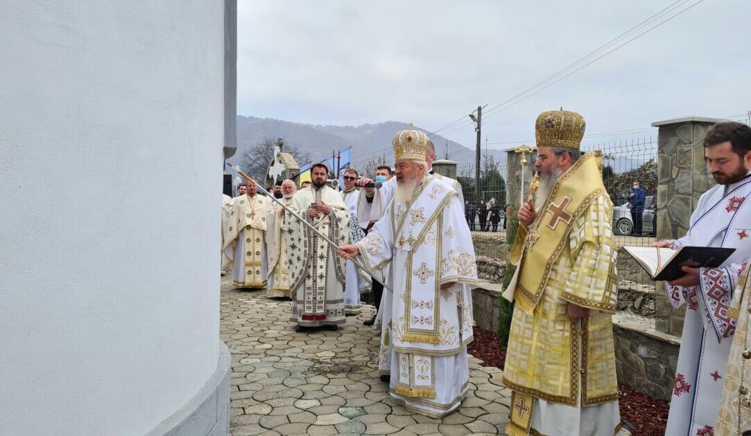 Biserica „Sf. Proroc Ilie Tesviteanul” din Năsăud, sfințită de doi ierarhi ai Bisericii Ortodoxe Române