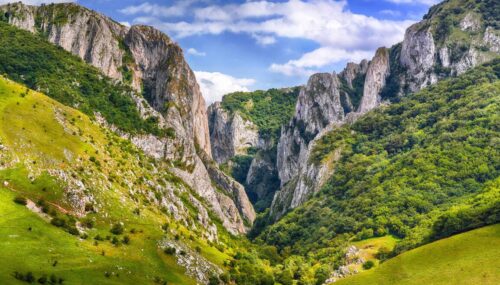 O telegondolă va lega trei obiective turistice din județul Cluj: Salina Turda, Cheile Turzii și Cheile Turenilor