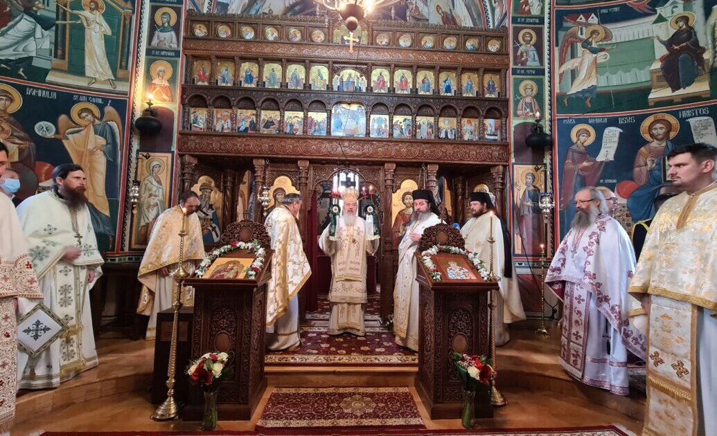 Sfântul Ierarh Spiridon, ocrotitorul Mănăstirii bistrițene Strâmba, prăznuit în prezența Mitropolitului Clujului
