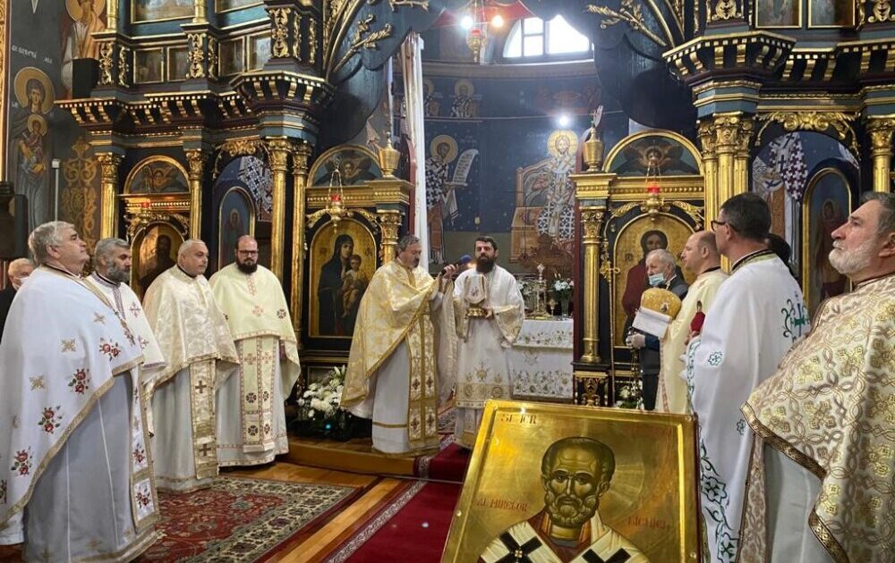 Episcopul Benedict Bistrițeanul, în mijlocul comunității din Prundu Bârgăului