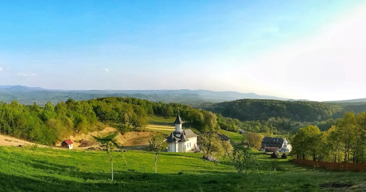 Mănăstirea „Sfântul Spiridon” Strâmba