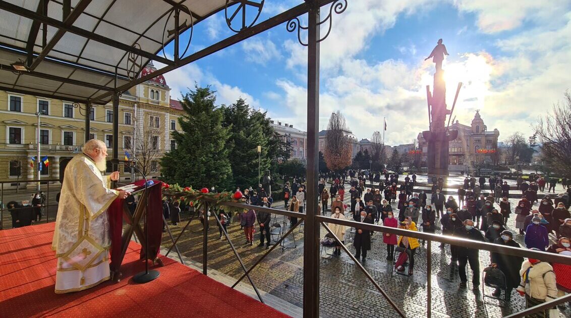 Numeroși clujeni au sărbătorit prin rugăciune prima zi a Anului Nou 2021, la Catedrala Mitropolitană din Cluj-Napoca
