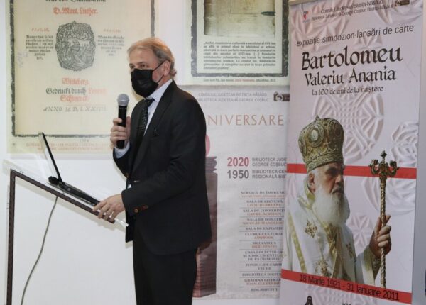 Expoziția „Bartolomeu Valeriu Anania, la 100 de ani de la naștere”, vernisată la Bistrița