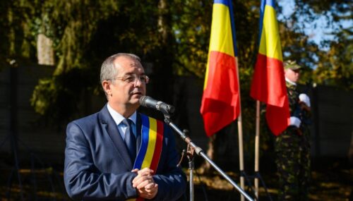 Emil Boc: Biserica nu trebuie scoasă din viaţa noastră, ea este parte a spiritualității românești