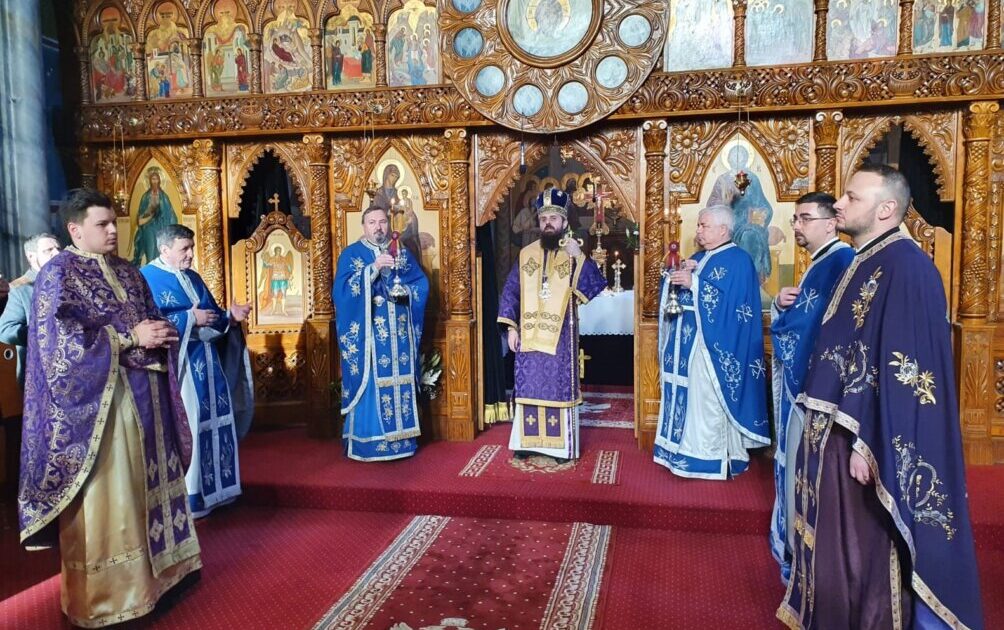 Liturghia Darurilor mai înainte sfințite, la Biserica de la Coroana